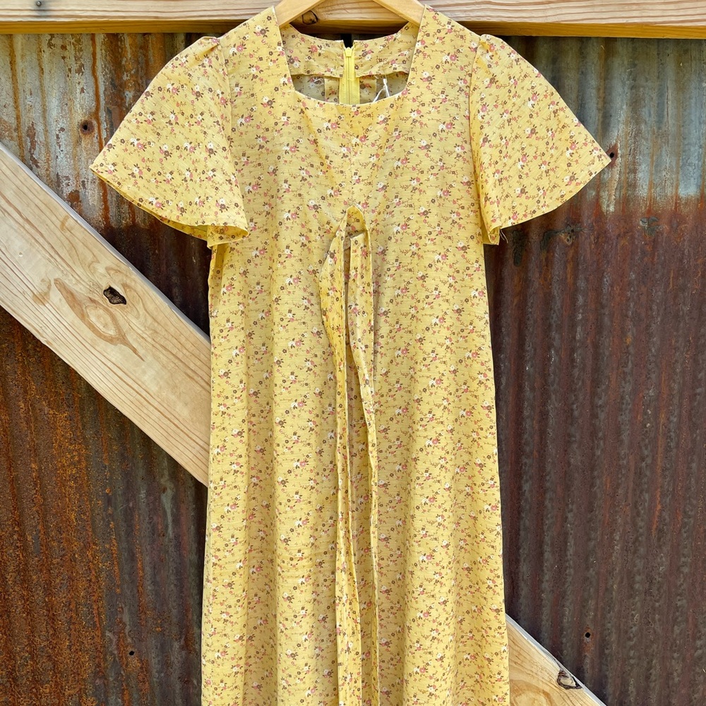 Yellow Floral Handmade Antique Rework - Picture 2 of 5